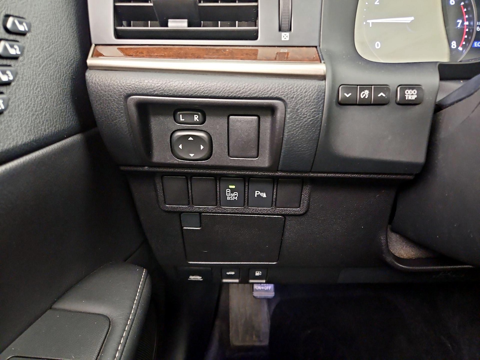 2015 Lexus ES 350 - Photo 14