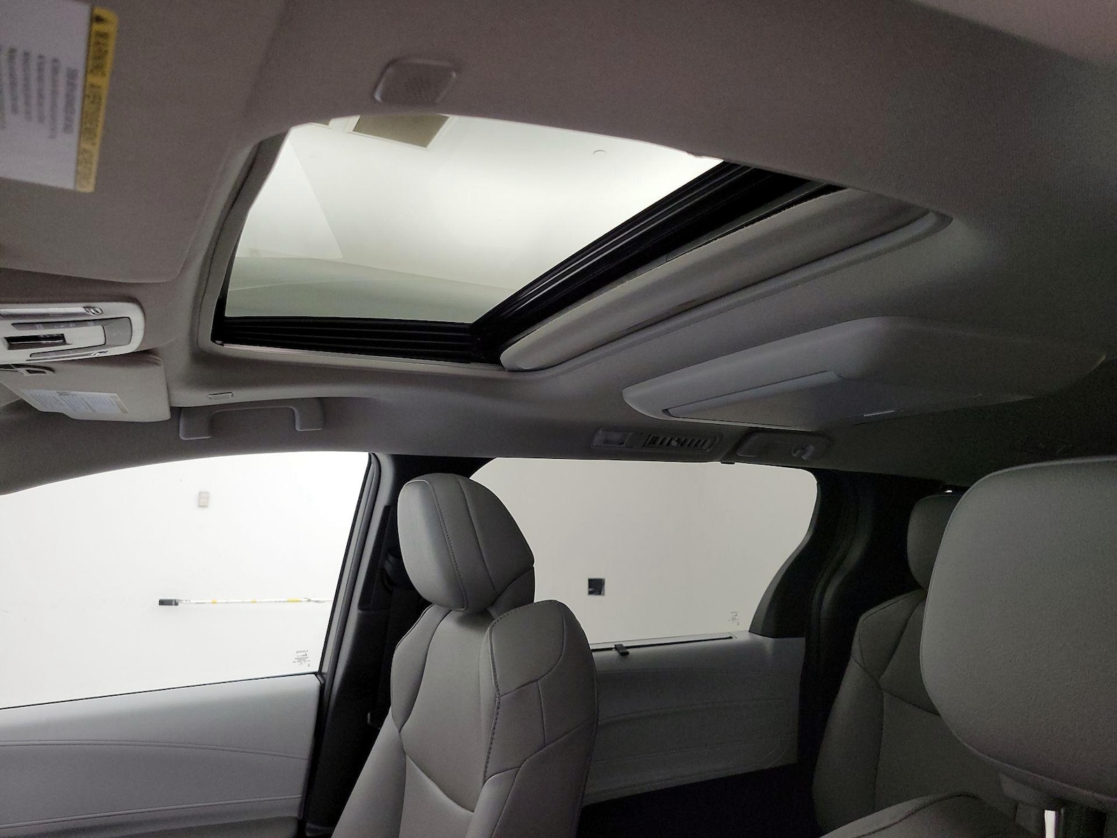 Sunroof(s) & Overhead Airbags