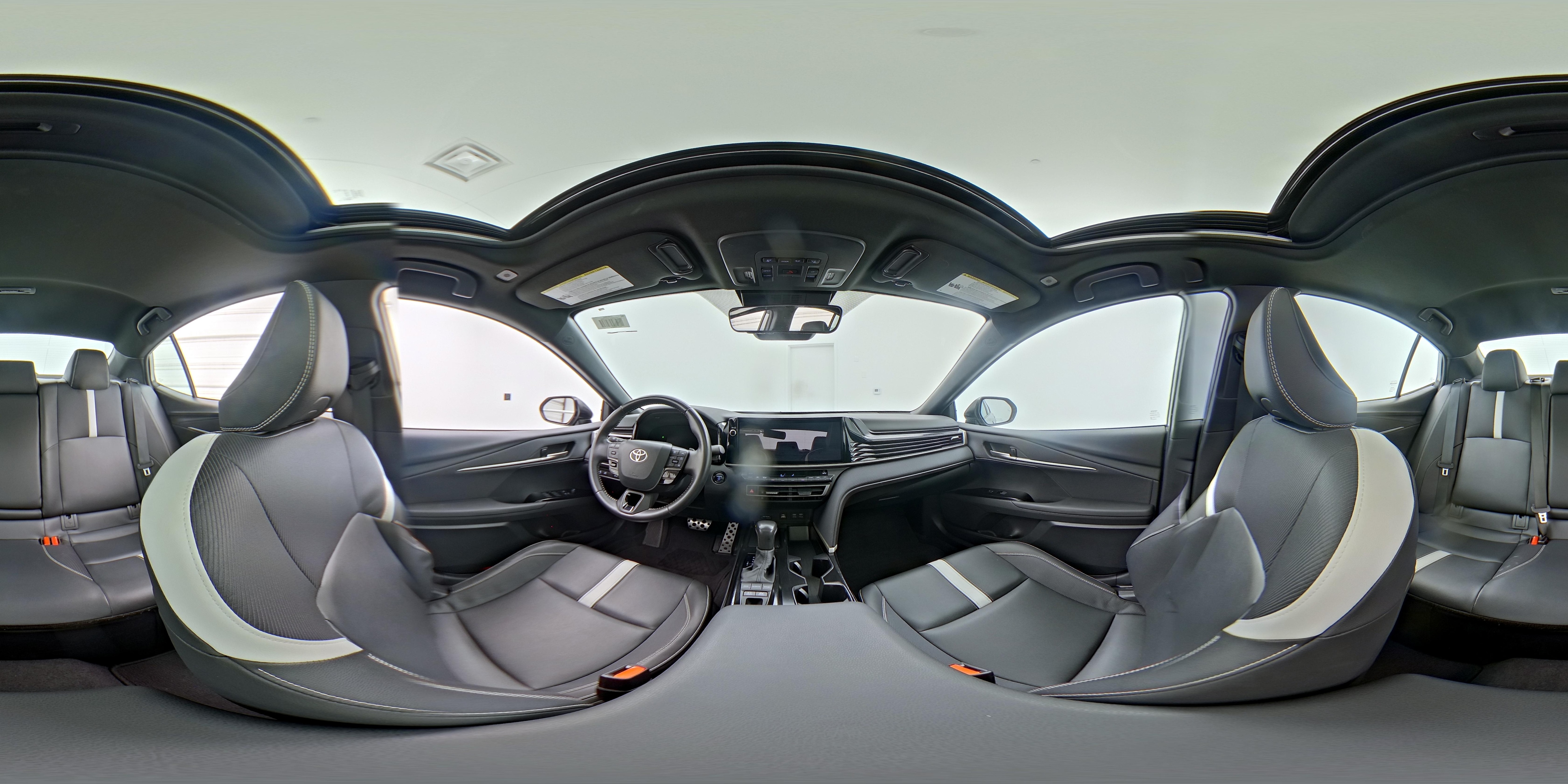 2025 Toyota Camry SE - Photo 23