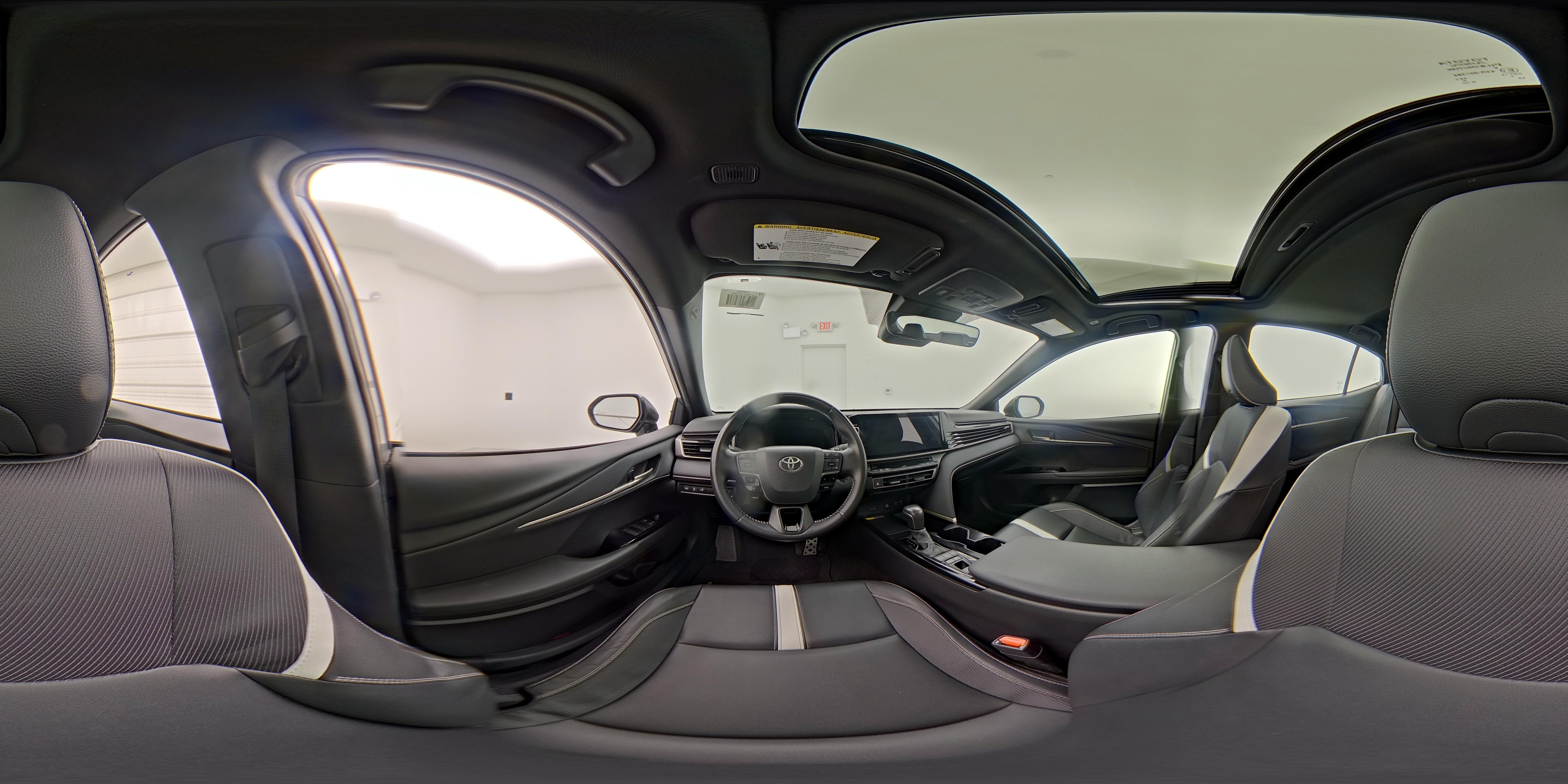 2025 Toyota Camry SE - Photo 25