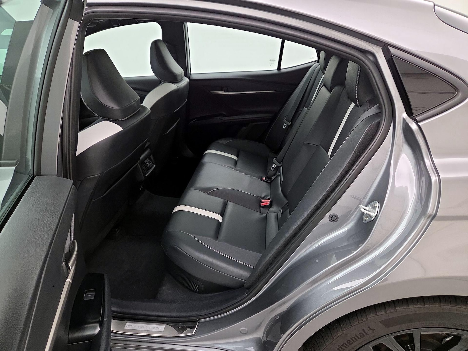 2025 Toyota Camry SE - Photo 19