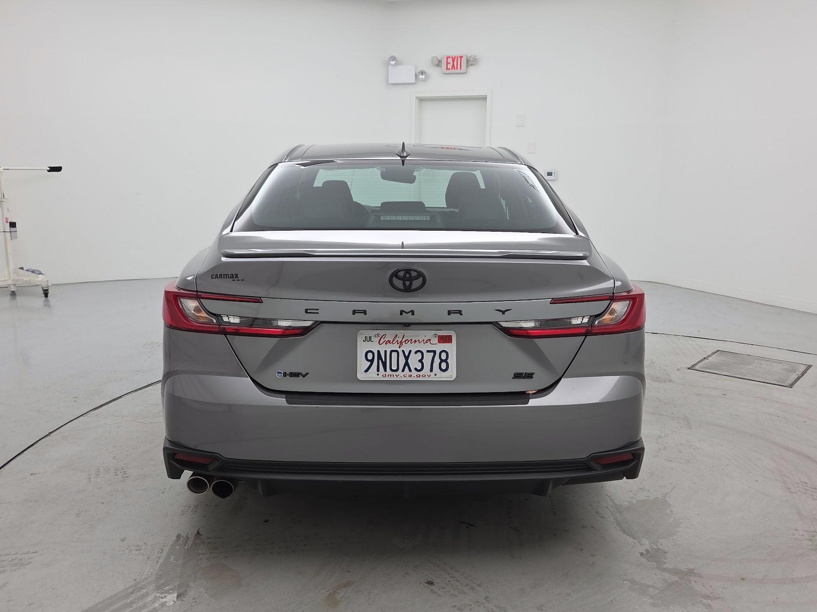 2025 Toyota Camry SE - Photo 6