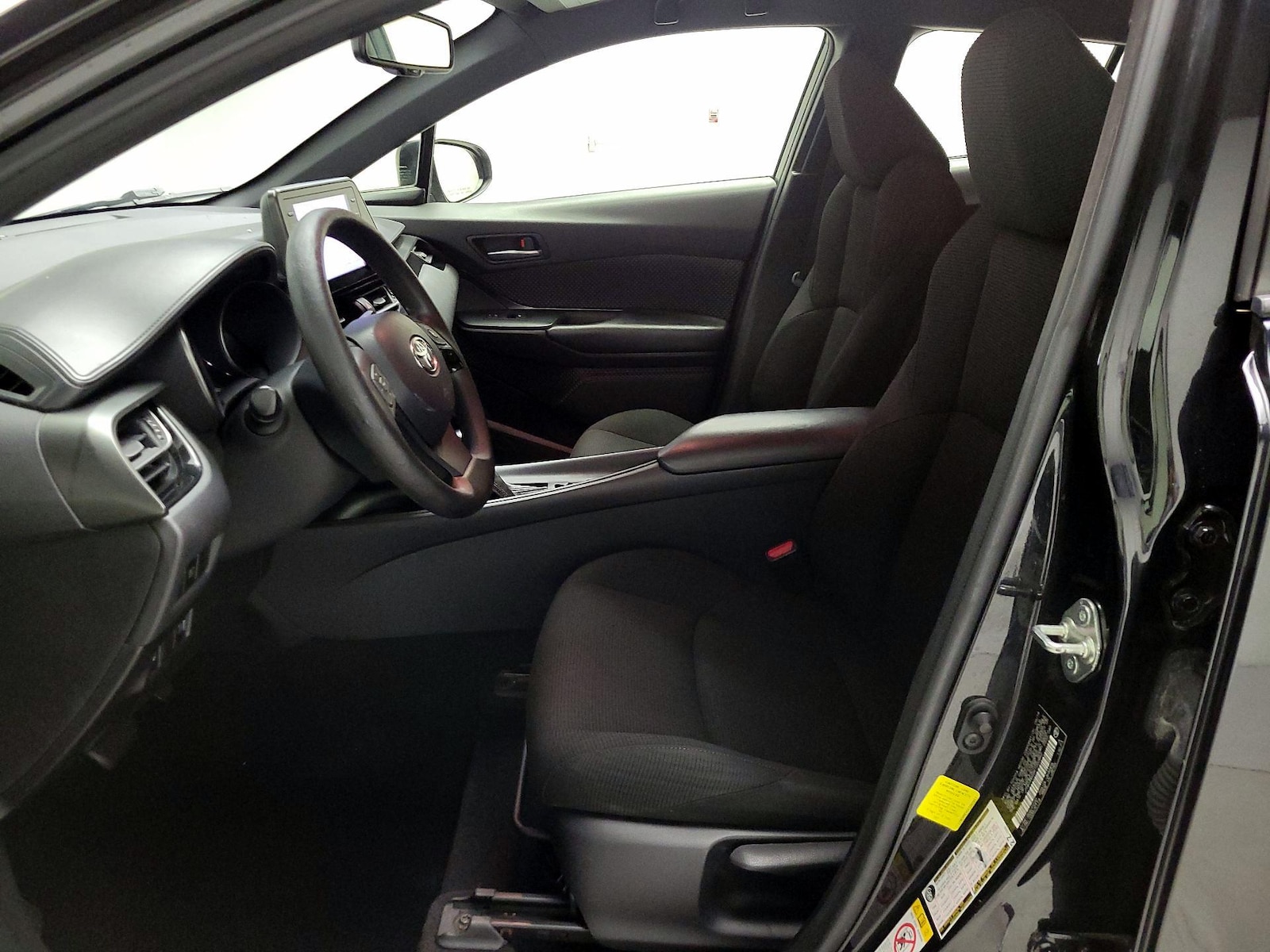 2019 Toyota C-HR LE - Photo 12