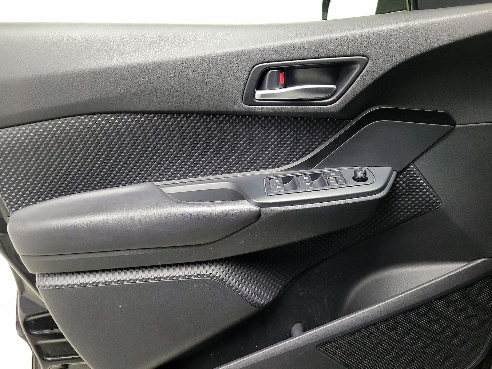 2019 Toyota C-HR LE - Photo 13