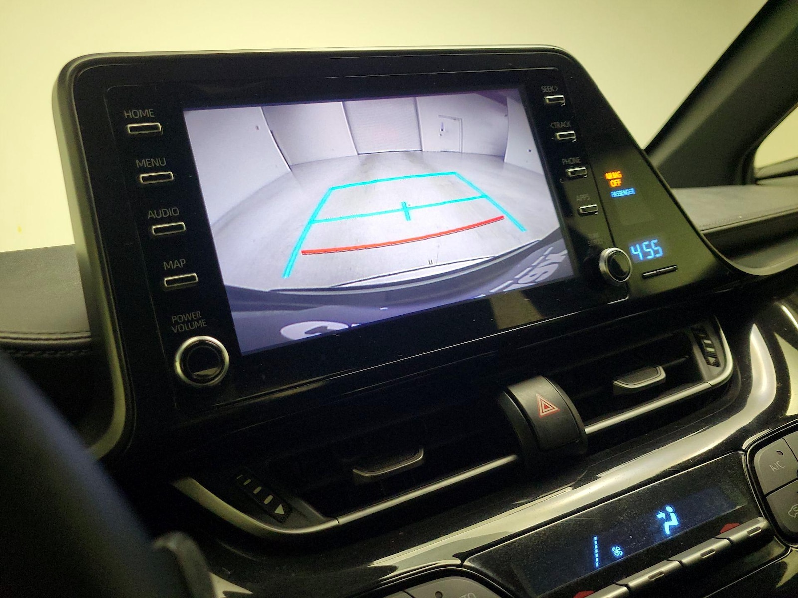 2019 Toyota C-HR LE - Photo 15