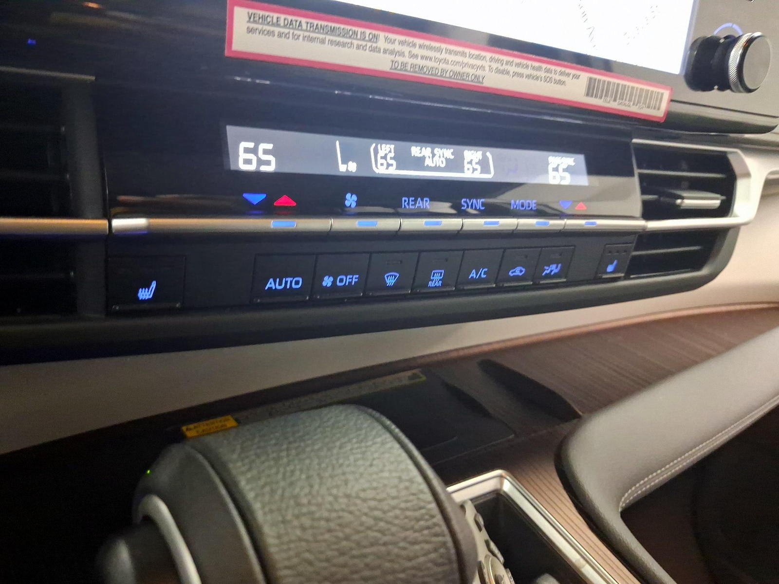2024 Toyota Sienna XLE - Photo 16