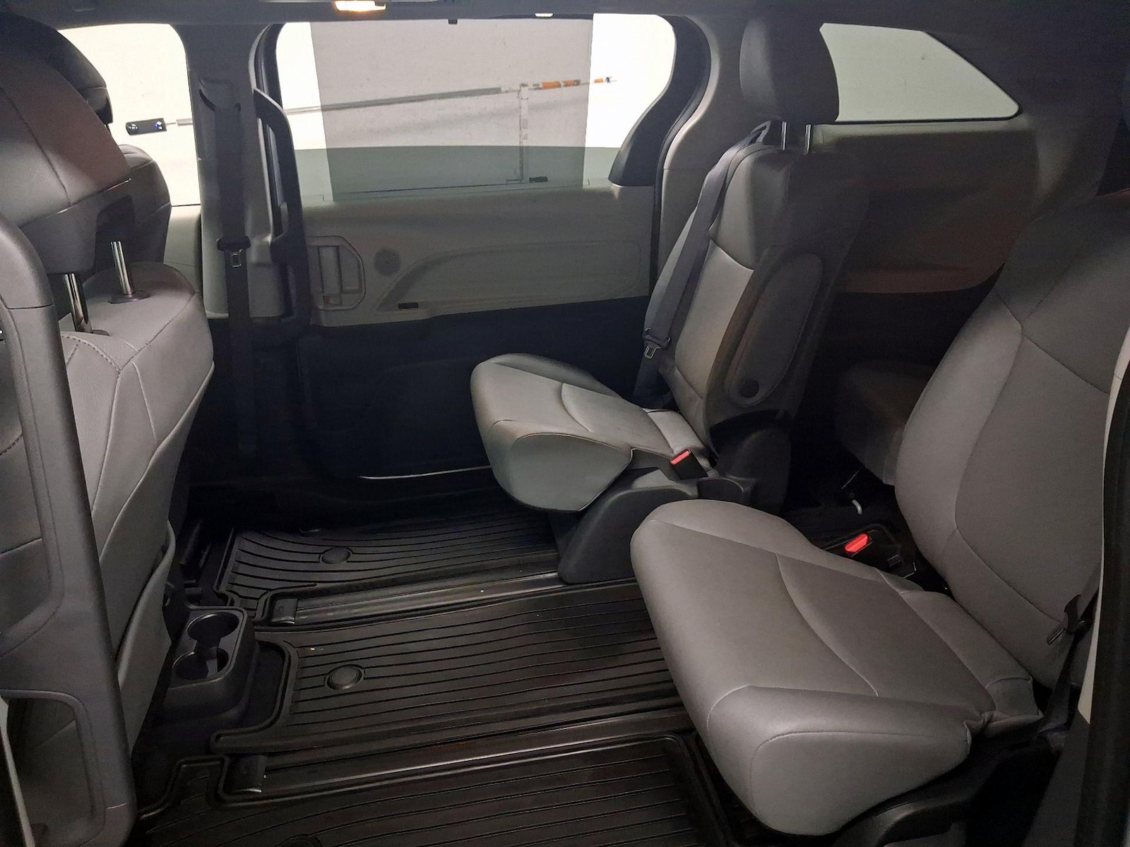 2024 Toyota Sienna XLE - Photo 18