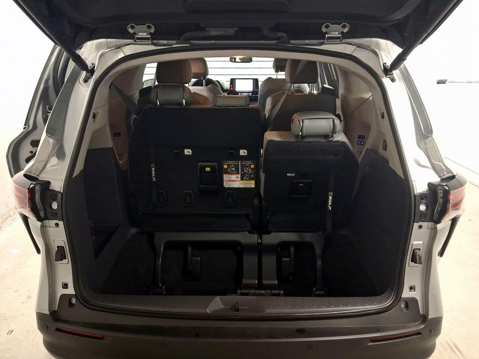 2024 Toyota Sienna XLE - Photo 19