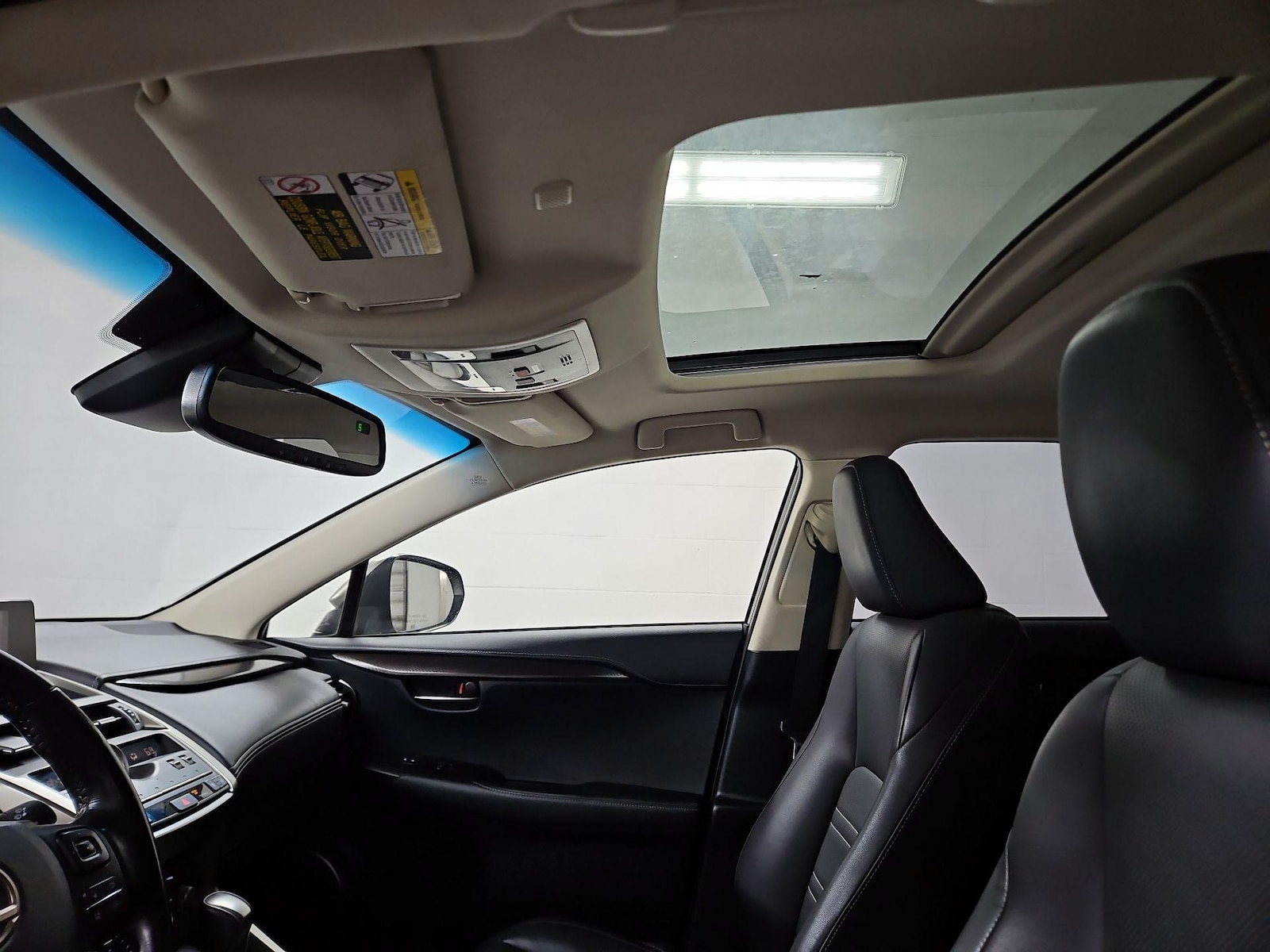 Sunroof(s) & Overhead Airbags