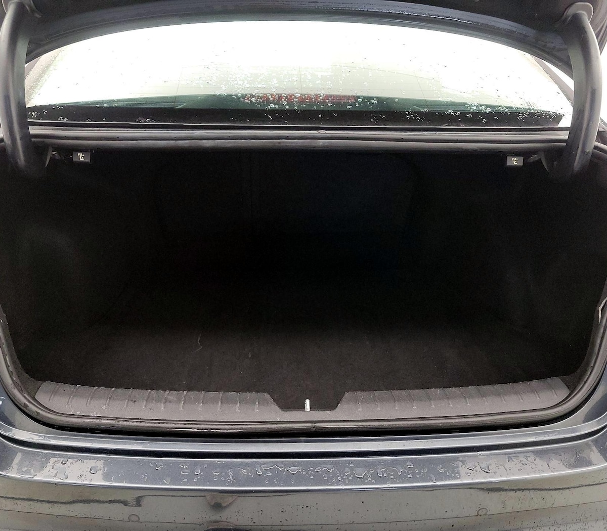 Trunk/Cargo (Seats Up)