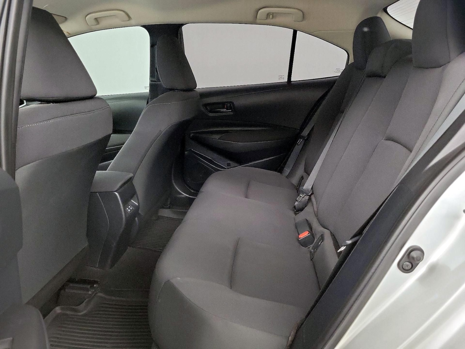 2024 Toyota Corolla LE - Photo 11