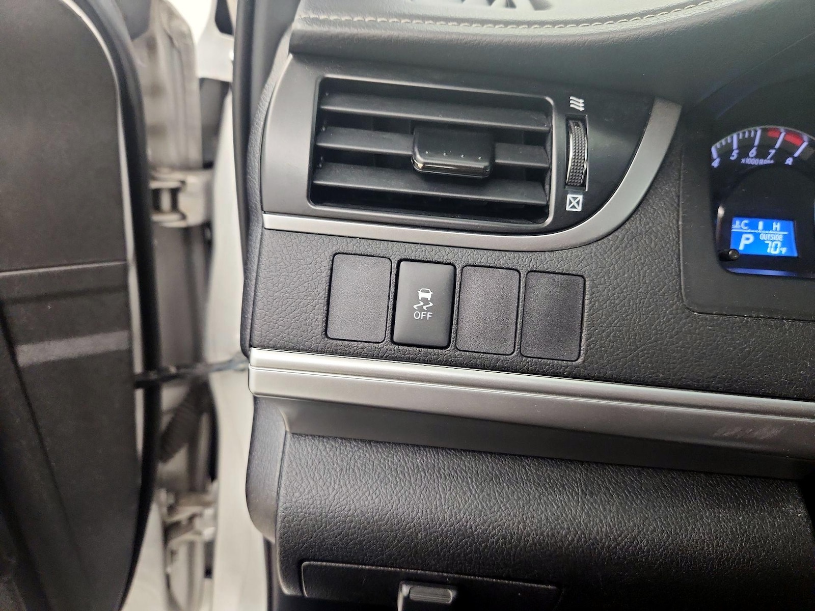 2014 Toyota Camry SE - Photo 12
