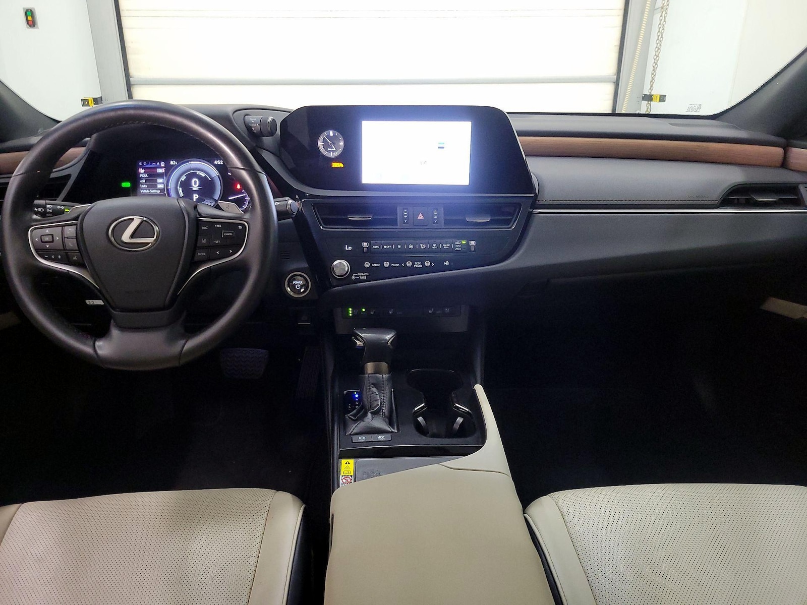 2024 Lexus ES Hybrid 300h - Photo 10
