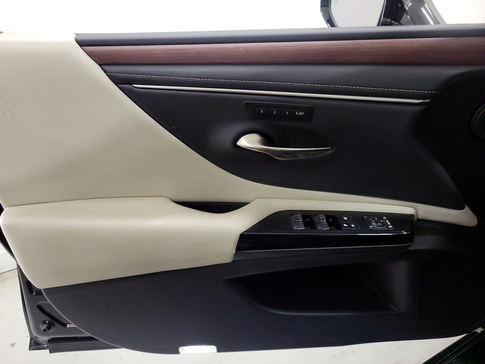 2024 Lexus ES Hybrid 300h - Photo 13