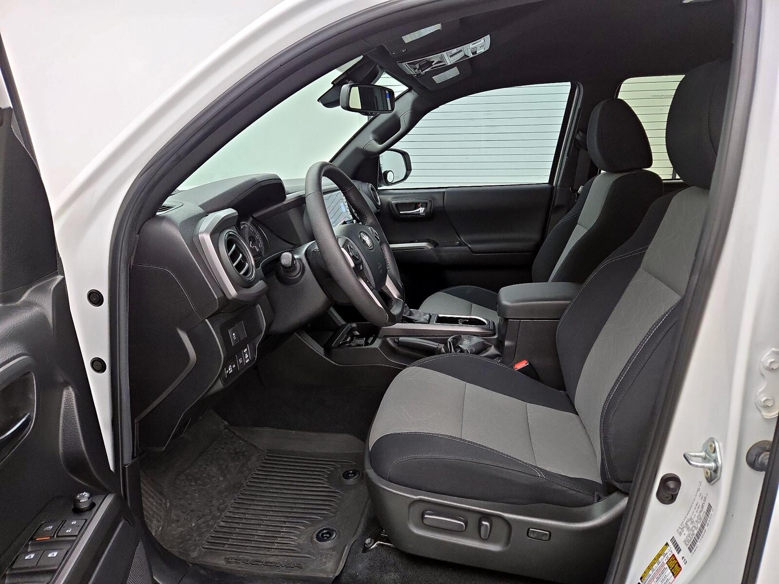 Power Seat(s) & Side Airbags