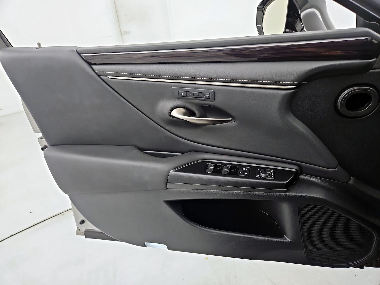 2021 Lexus ES 350 - Photo 13