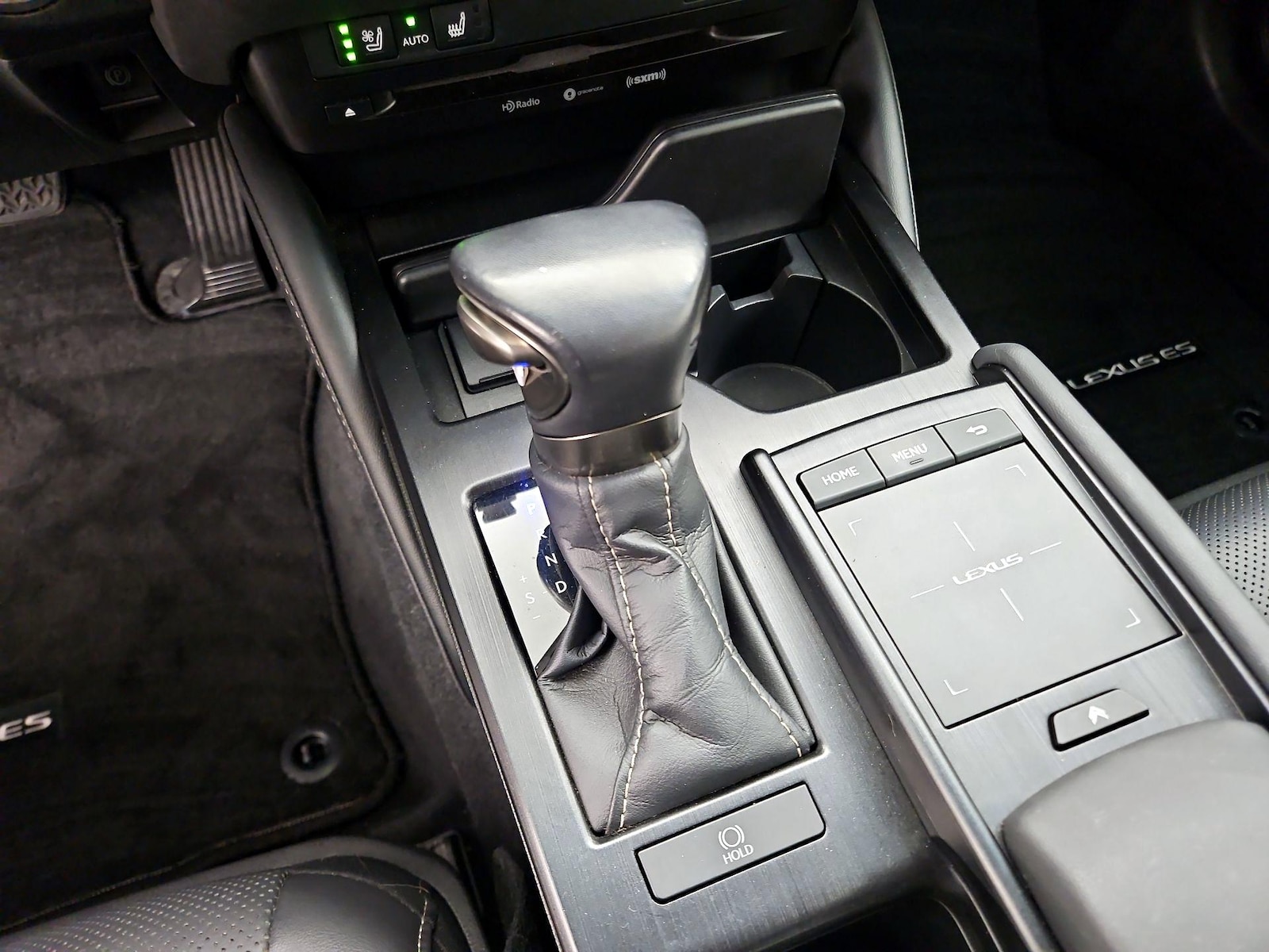 2021 Lexus ES 350 - Photo 17