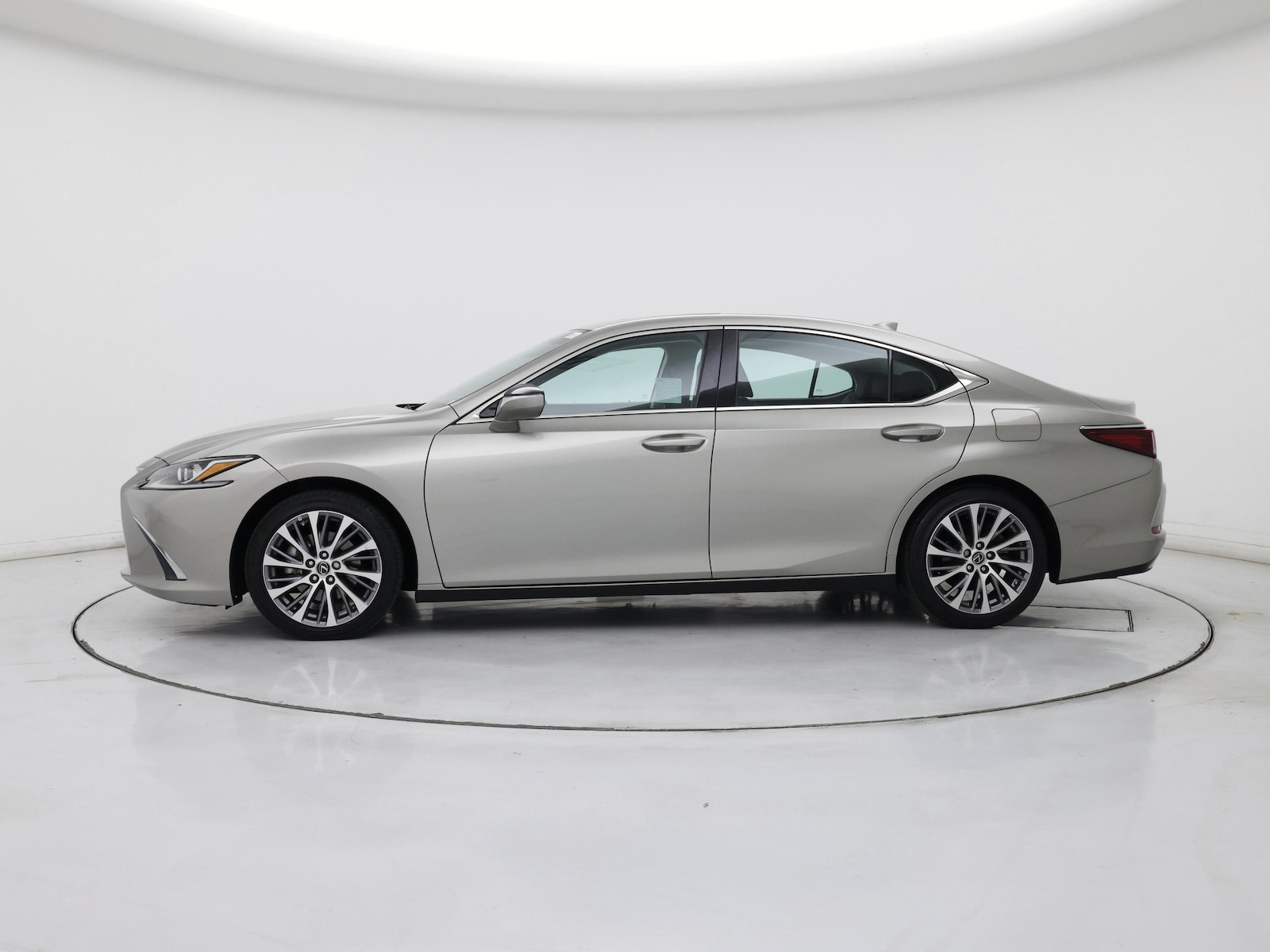 2021 Lexus ES 350 - Photo 4