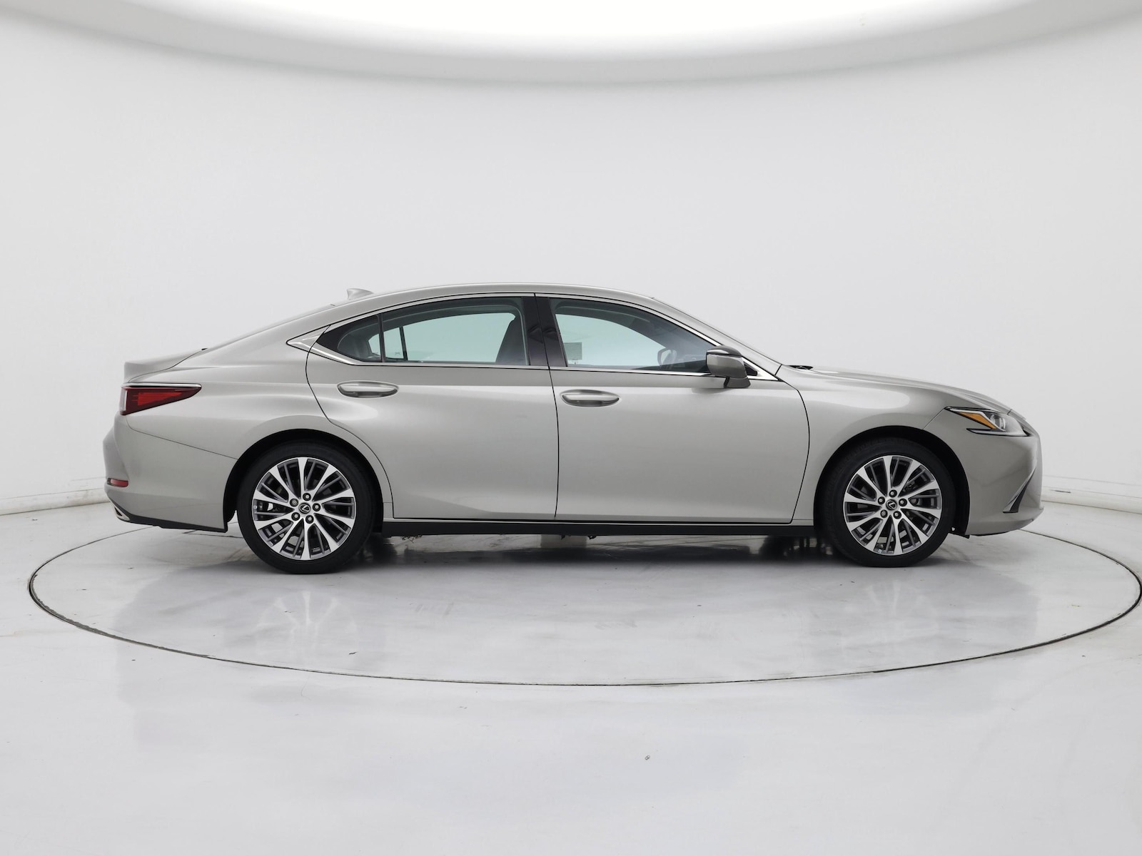 2021 Lexus ES 350 - Photo 8