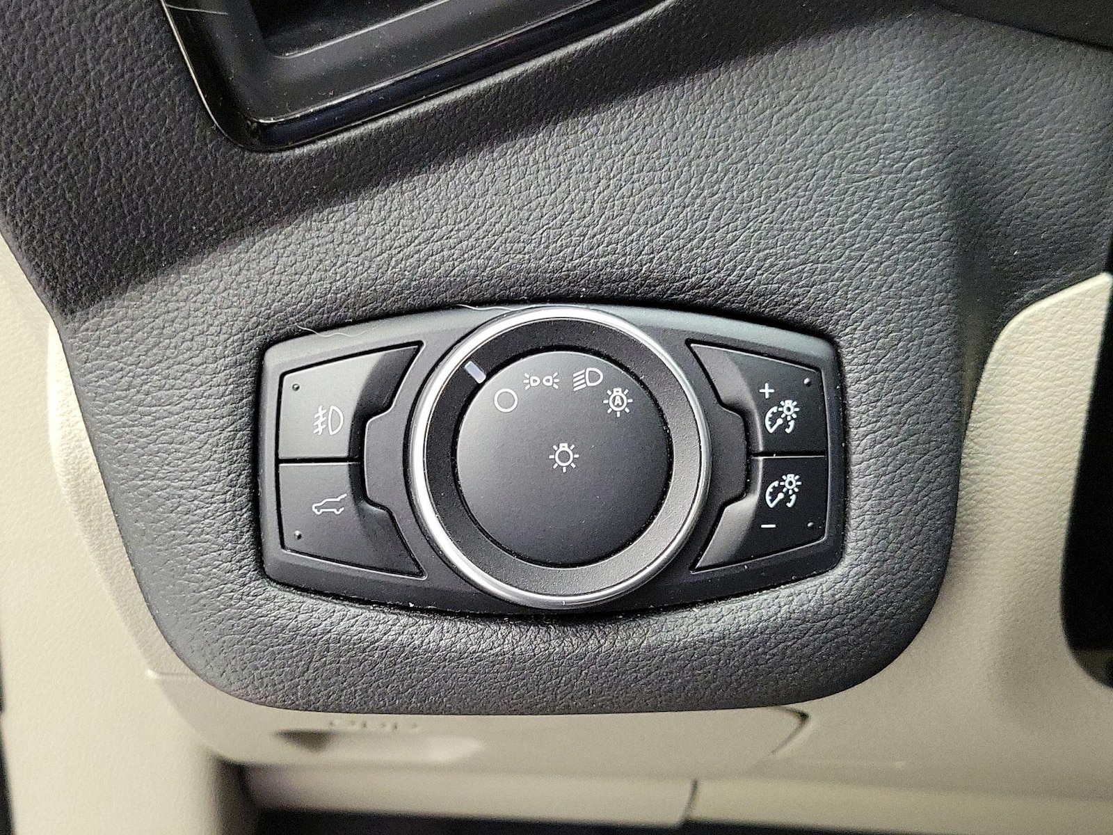 2017 Ford Escape Titanium - Photo 14