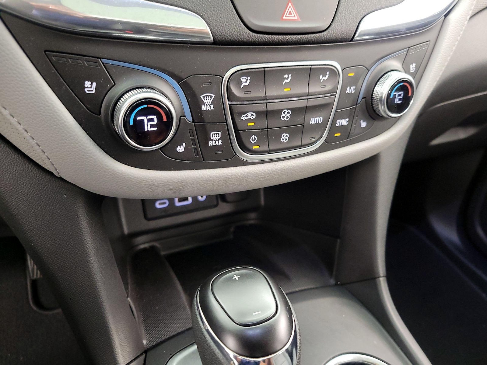 2020 Chevrolet Equinox Premier - Photo 17