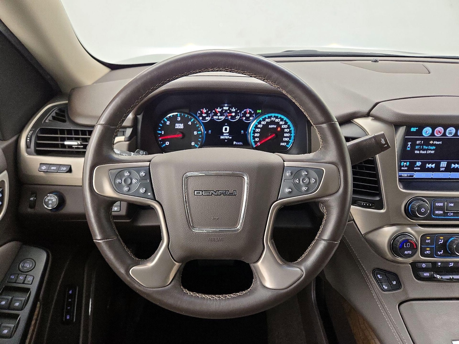 2018 GMC Yukon Denali - Photo 11