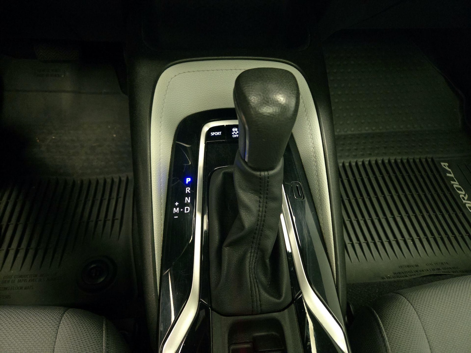 2020 Toyota Corolla SE - Photo 18