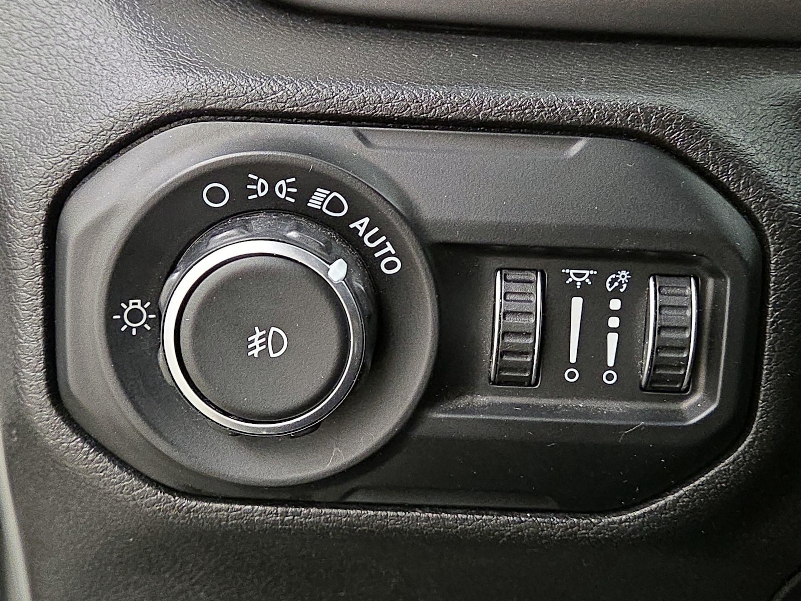 2018 Jeep All-New Wrangler Unlimited Sahara - Photo 14