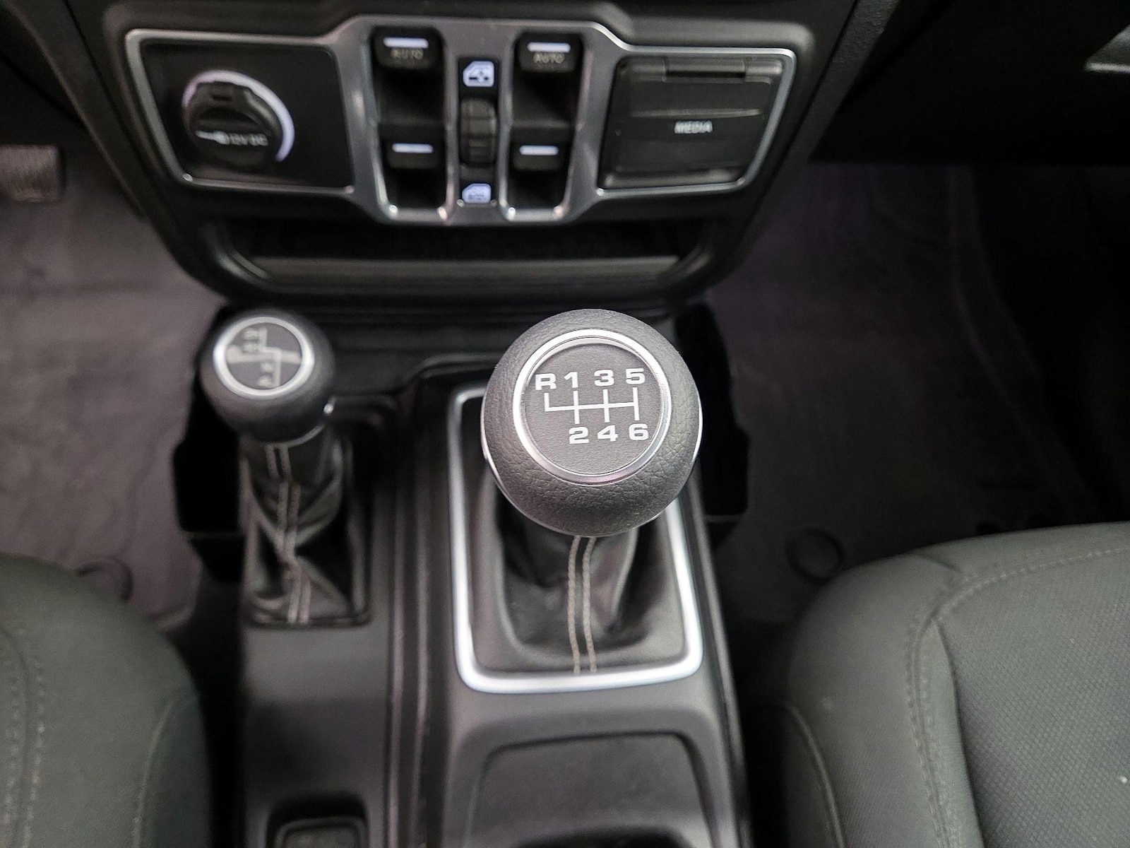 2018 Jeep All-New Wrangler Unlimited Sahara - Photo 19
