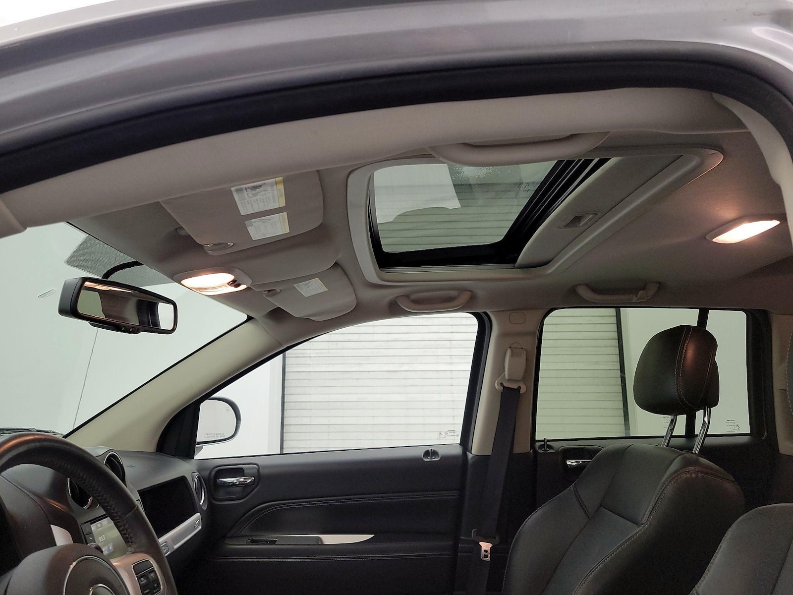 Sunroof(s) & Overhead Airbags
