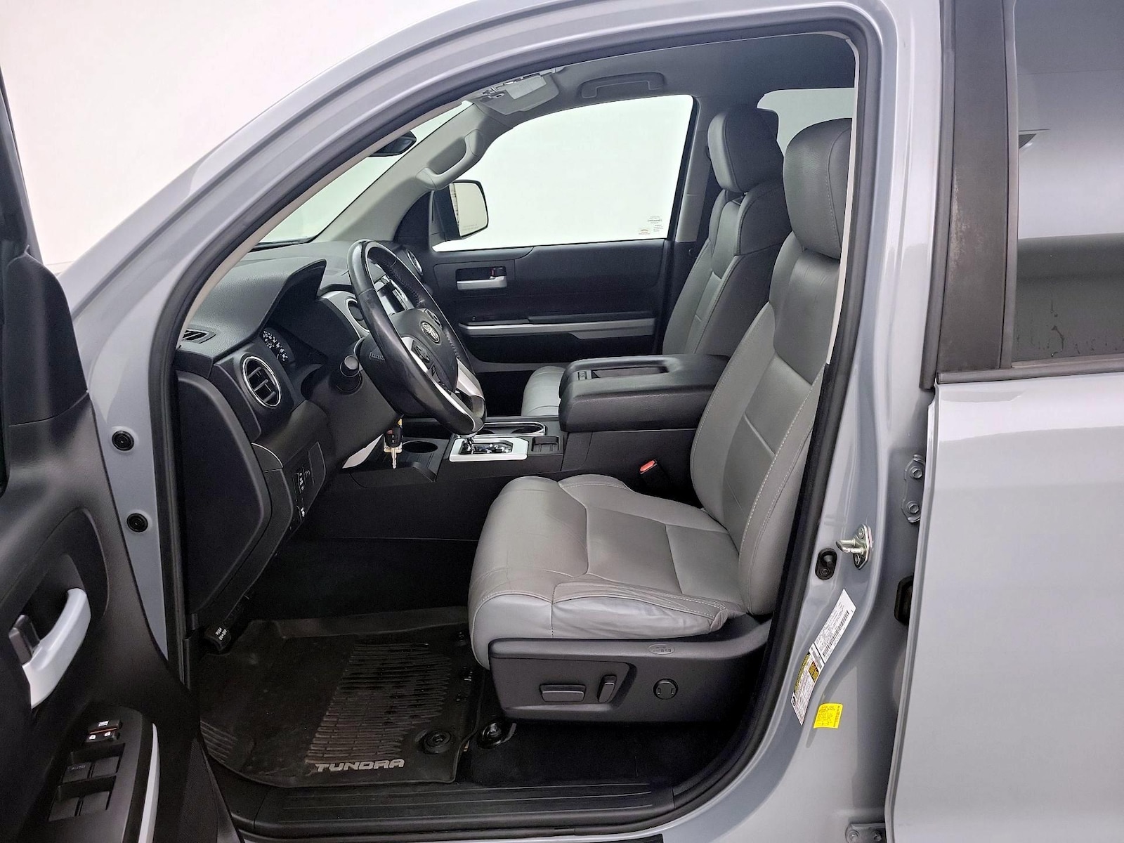 Power Seat(s) & Leather Seats