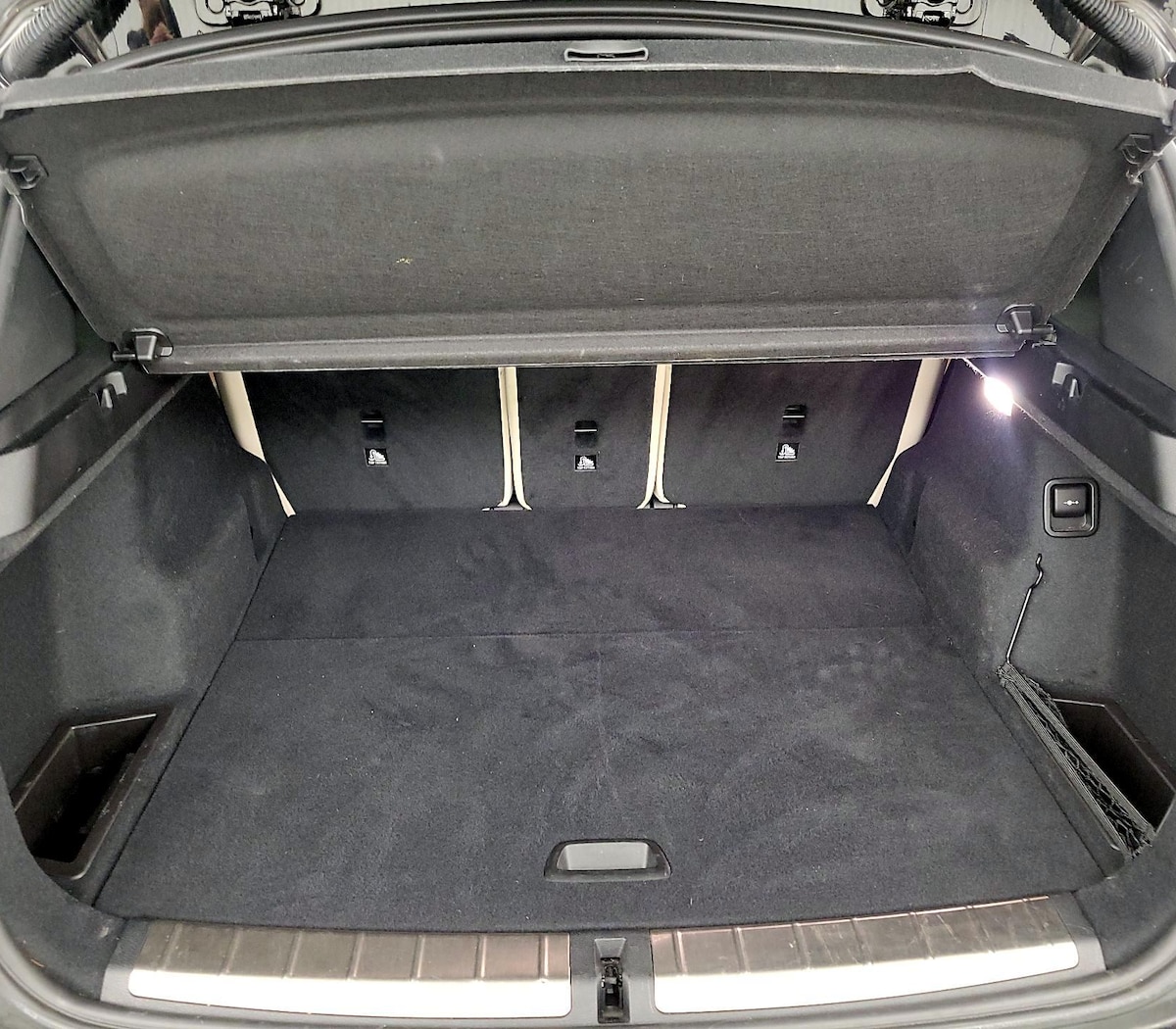 Trunk/Cargo (Seats Up)