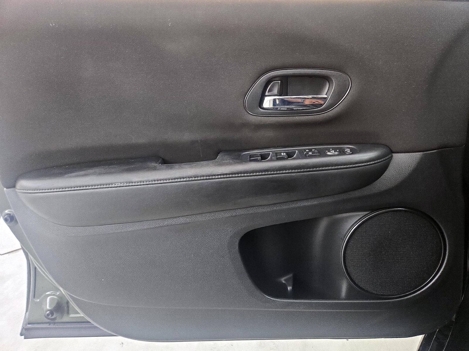 2017 Honda HR-V LX - Photo 13