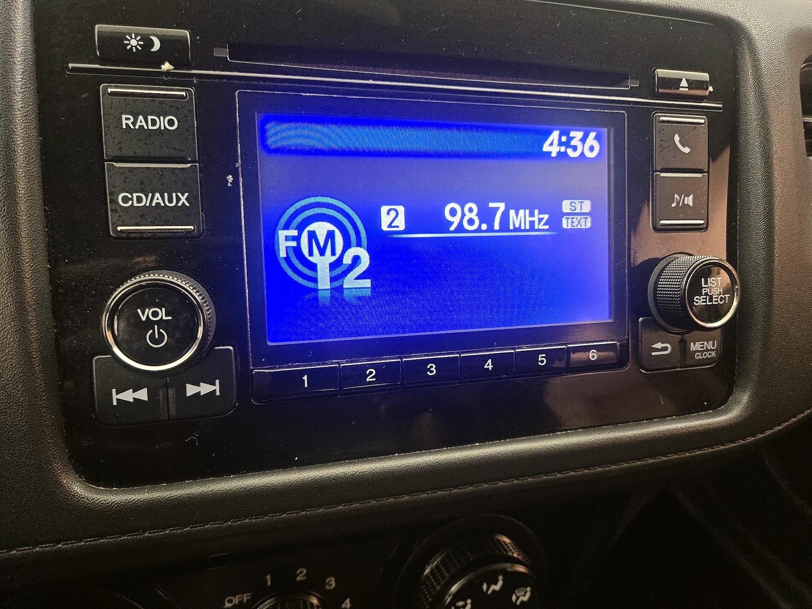 2017 Honda HR-V LX - Photo 16