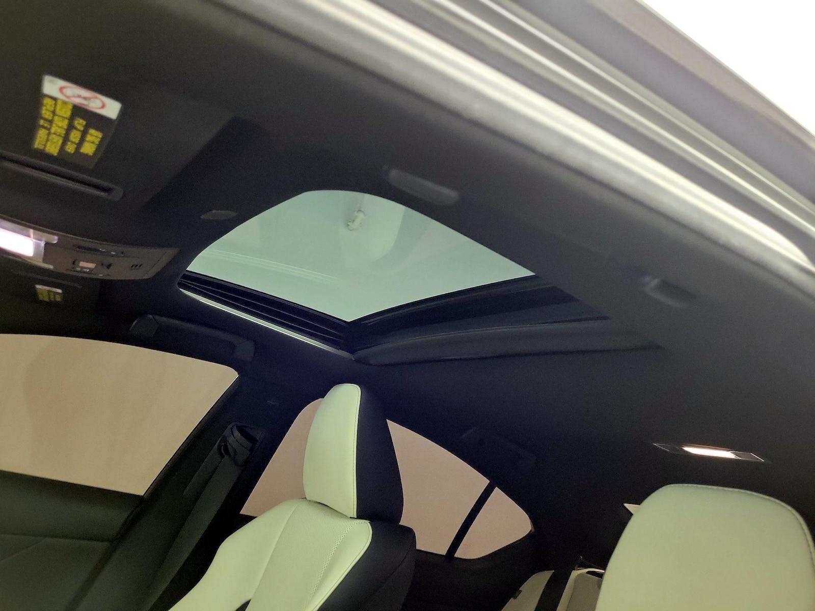 Sunroof(s) & Overhead Airbags