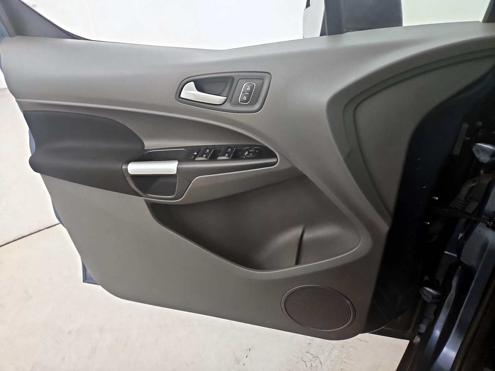 2020 Ford Transit Connect XLT - Photo 13
