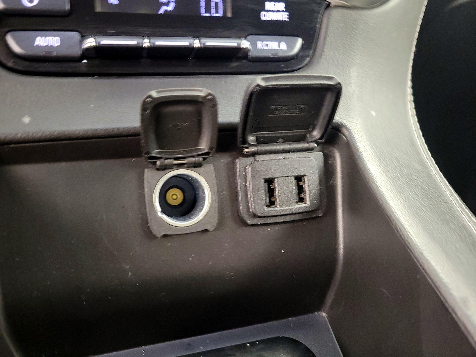 2017 GMC Yukon XL SLE - Photo 20