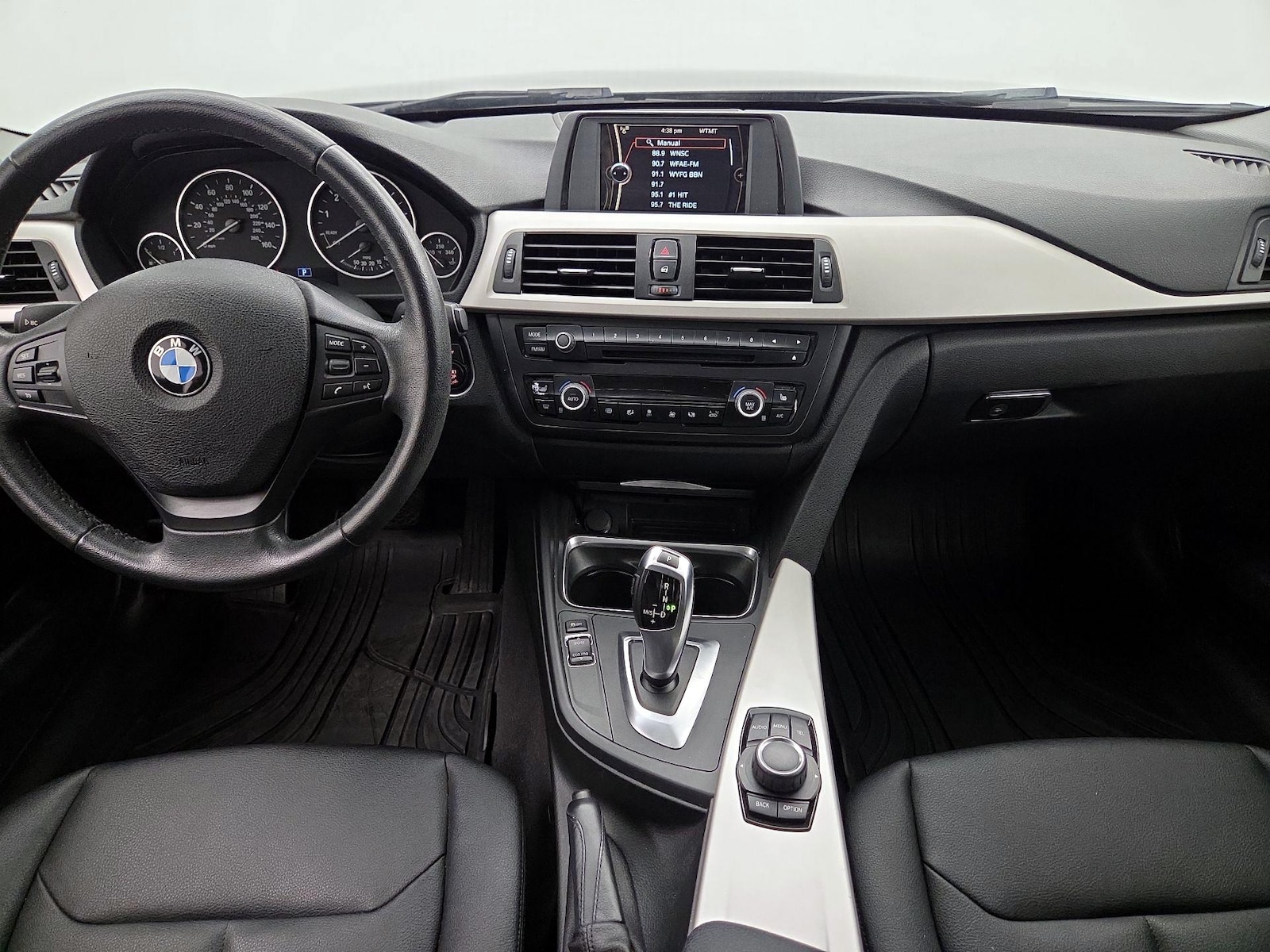 2014 BMW 3 Series 320i - Photo 10