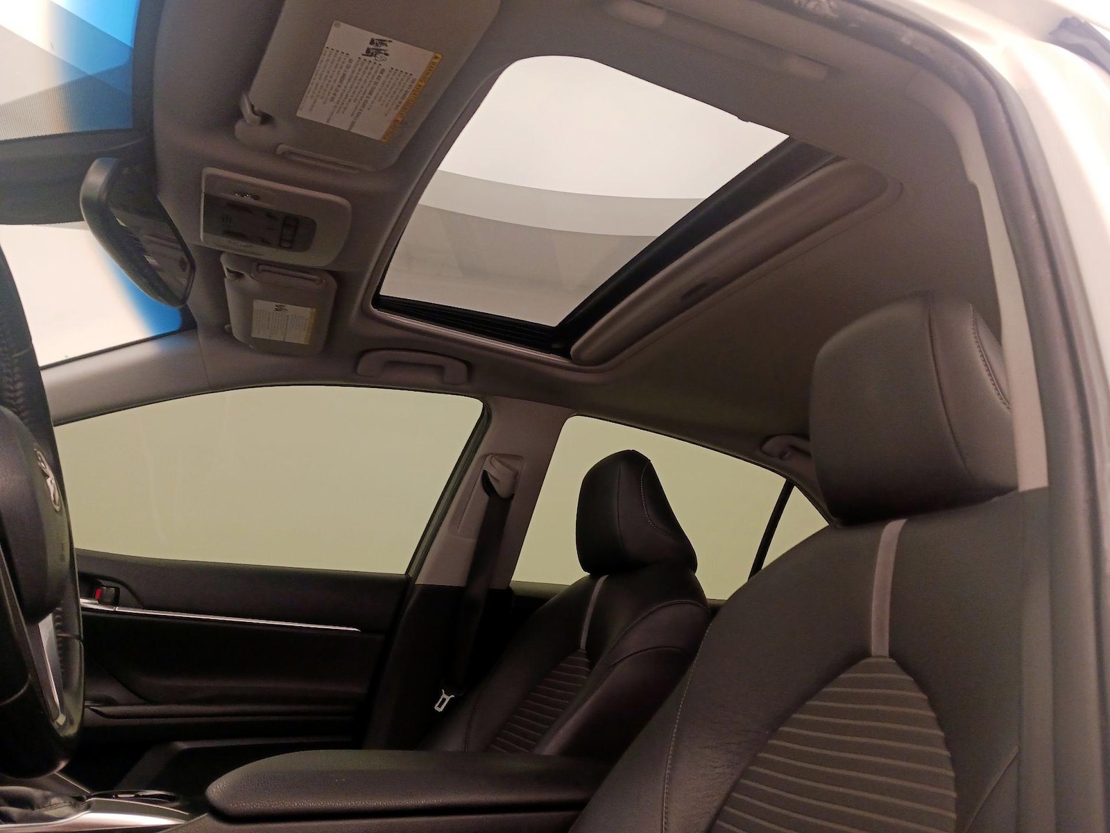 Sunroof(s) & Overhead Airbags