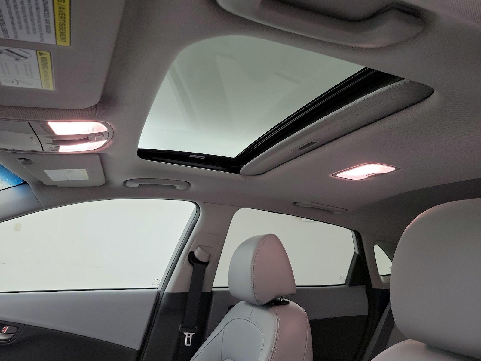 Sunroof(s) & Overhead Airbags