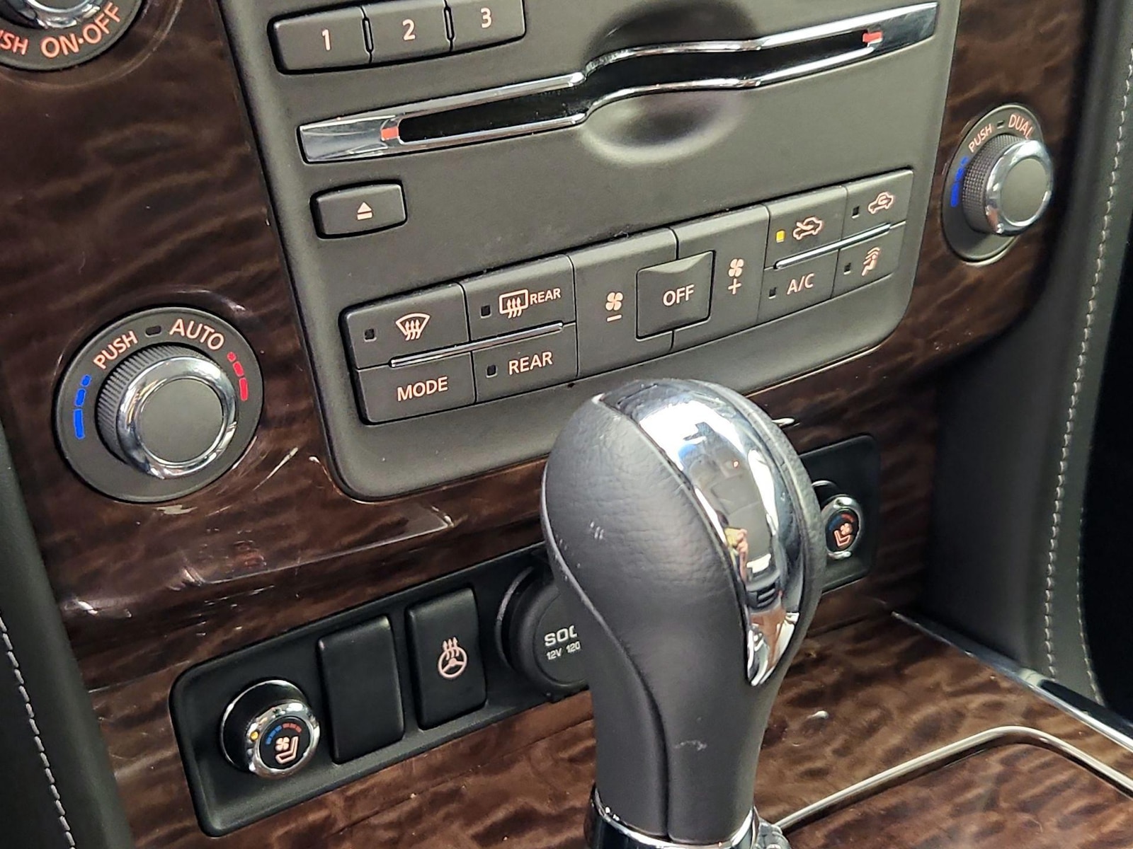 2017 Nissan Armada Platinum - Photo 18