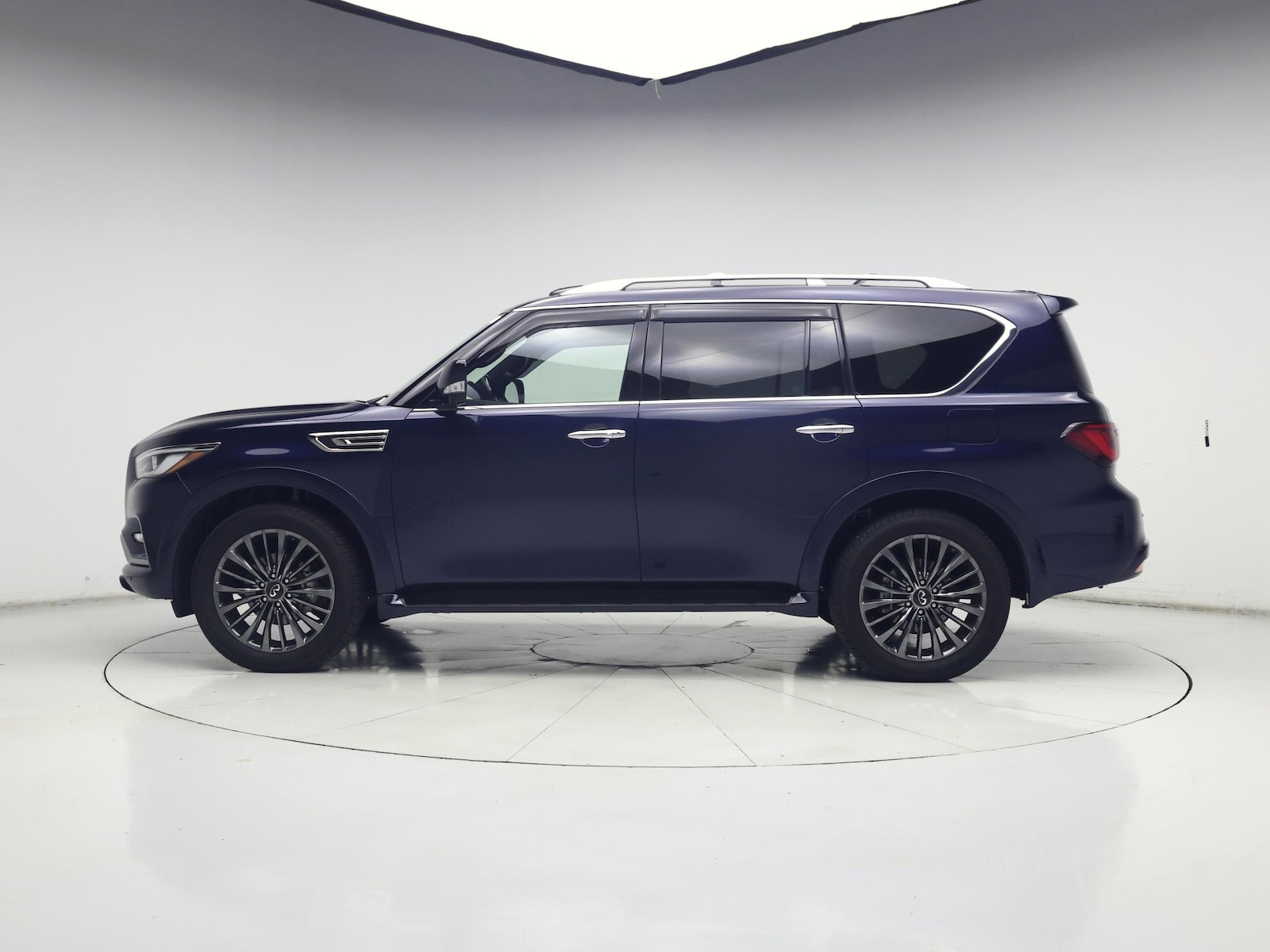 2024 INFINITI QX80 Sensory 4WD - Photo 4