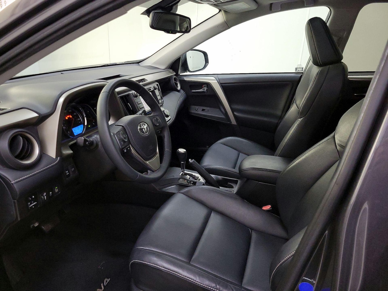 2015 Toyota RAV4 Limited - Photo 12