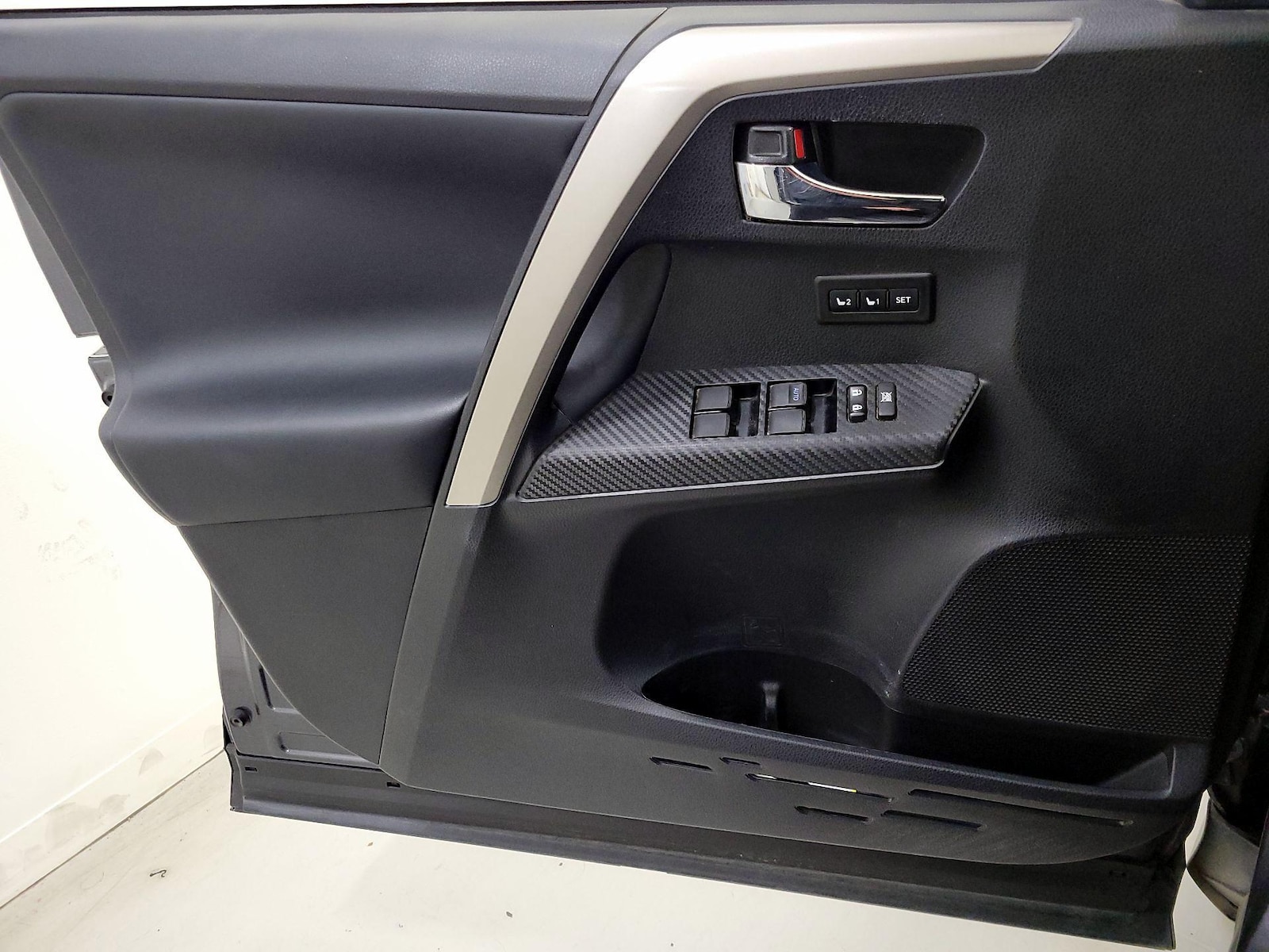 2015 Toyota RAV4 Limited - Photo 13