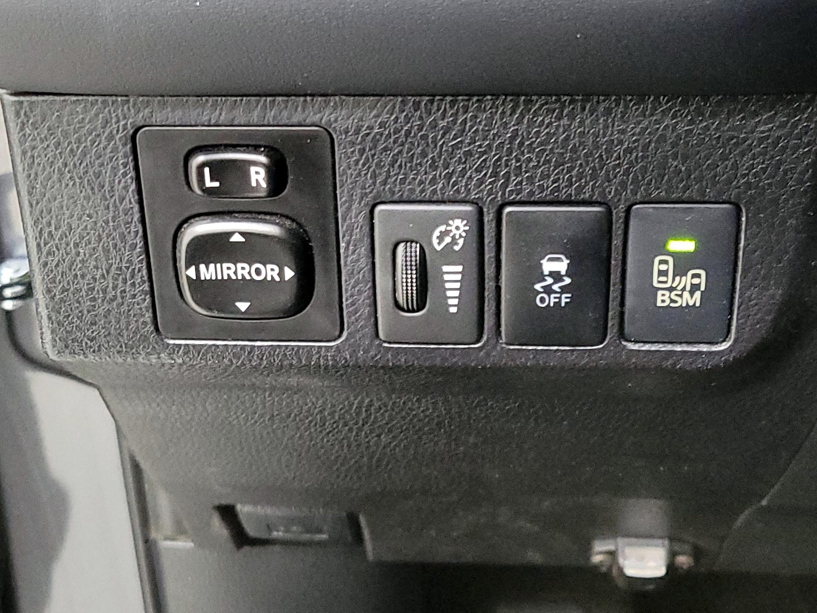 2015 Toyota RAV4 Limited - Photo 14