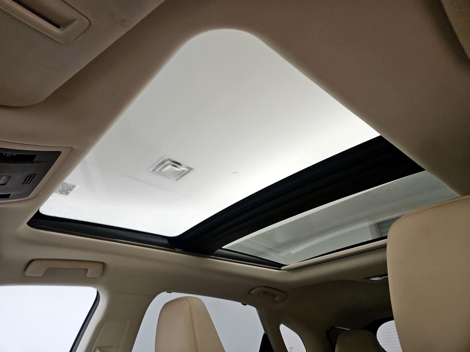 Sunroof(s) & Overhead Airbags