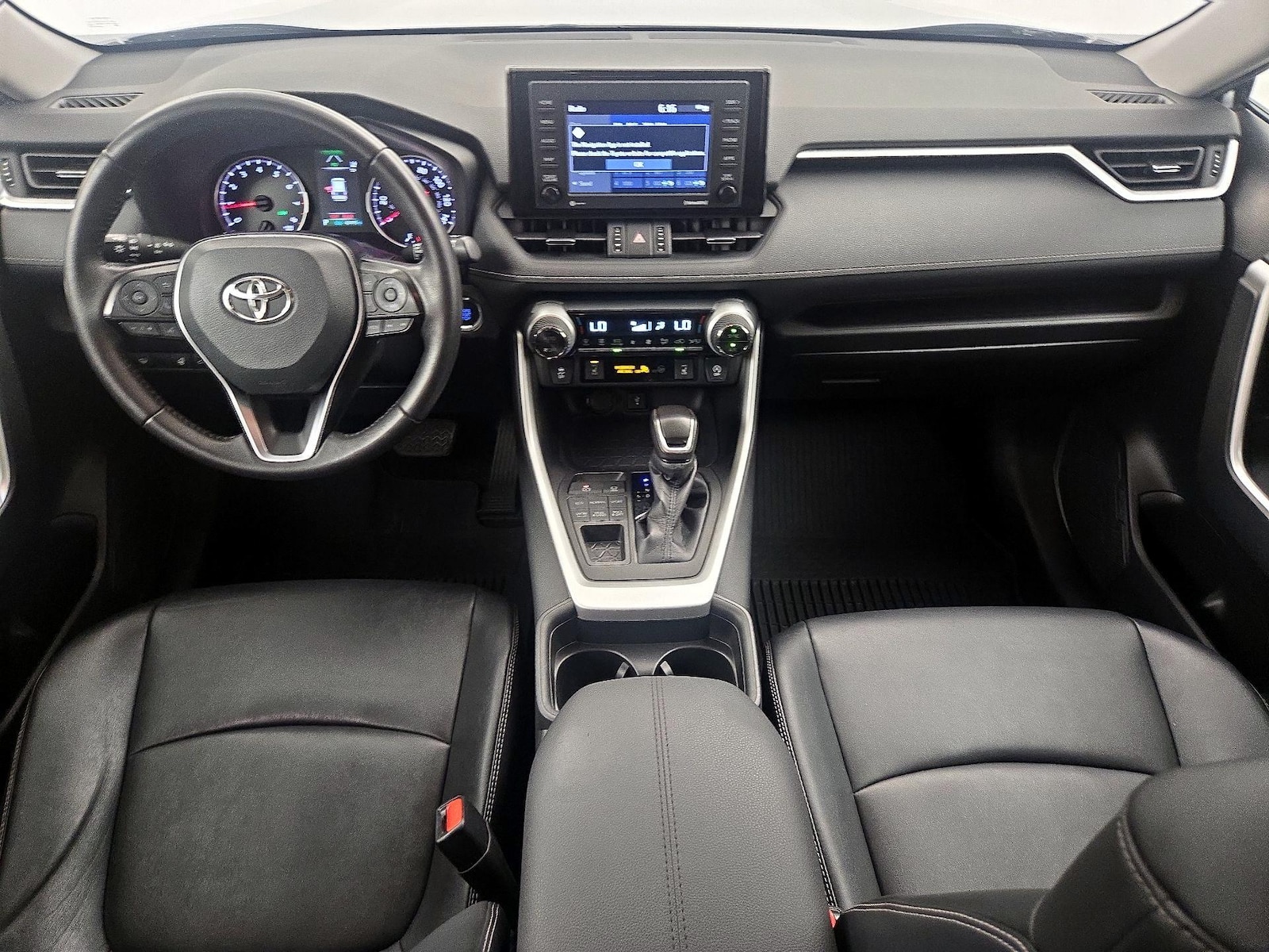 2021 Toyota RAV4 XLE Premium - Photo 10