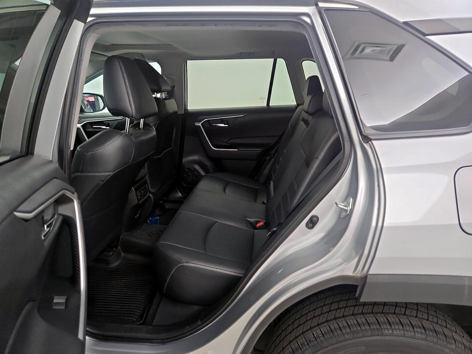 2021 Toyota RAV4 XLE Premium - Photo 21