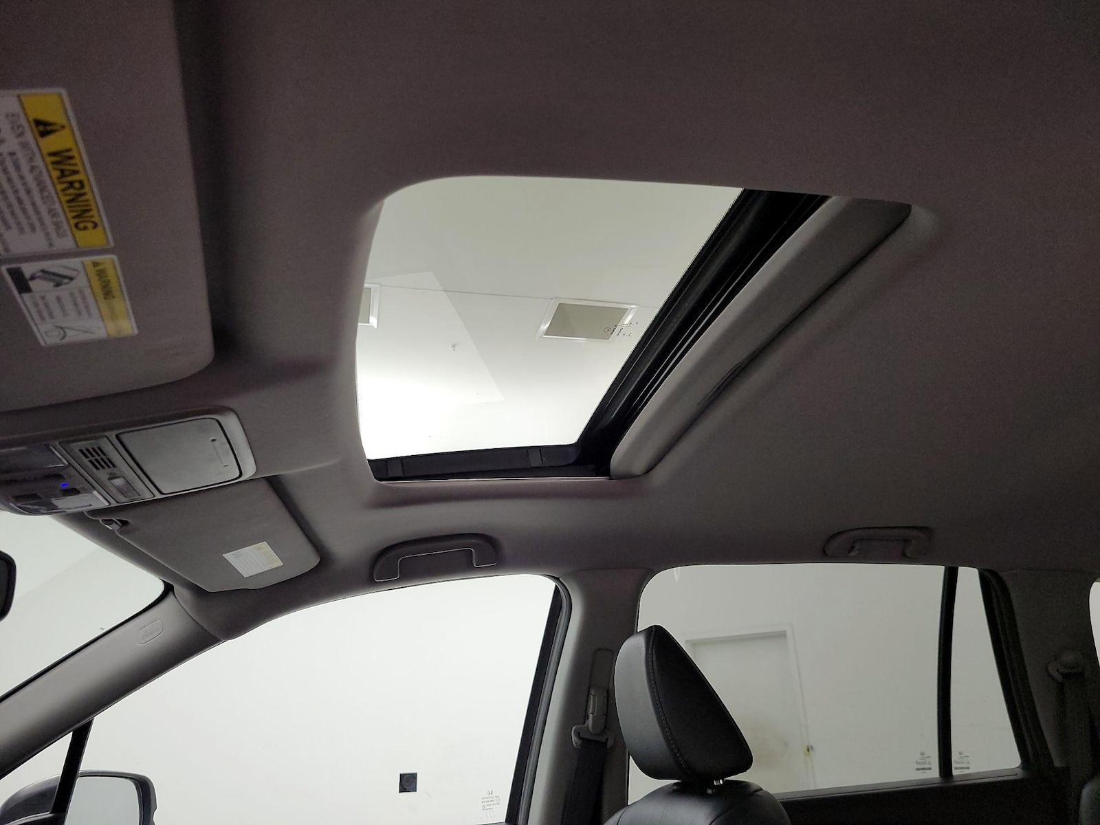 Sunroof(s) & Overhead Airbags