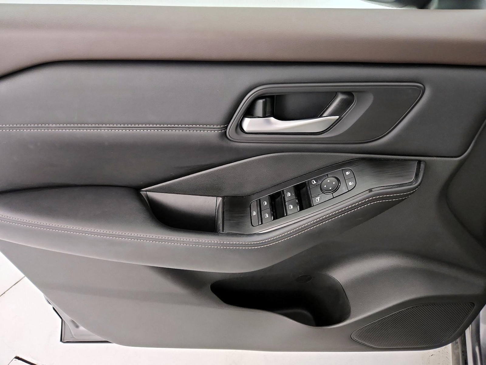 2022 Nissan Rogue SV - Photo 13